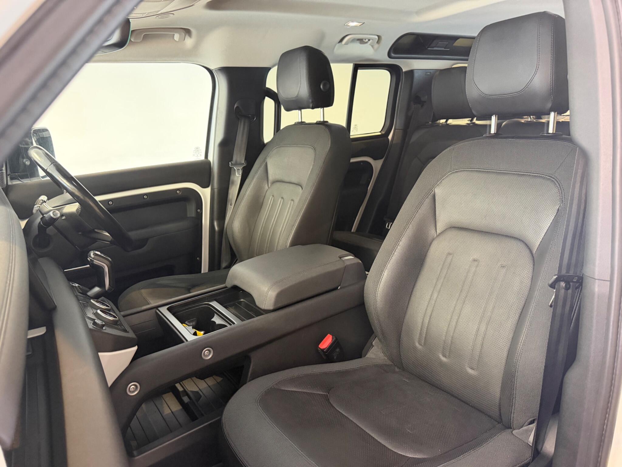Land Rover Defender 110